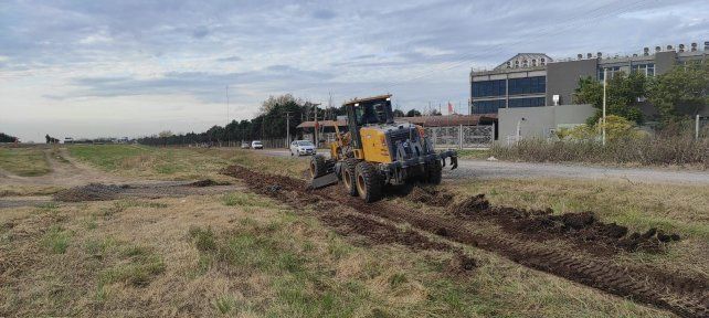 Los obreros bloquearon la circulación a través del terraplén en Funes.