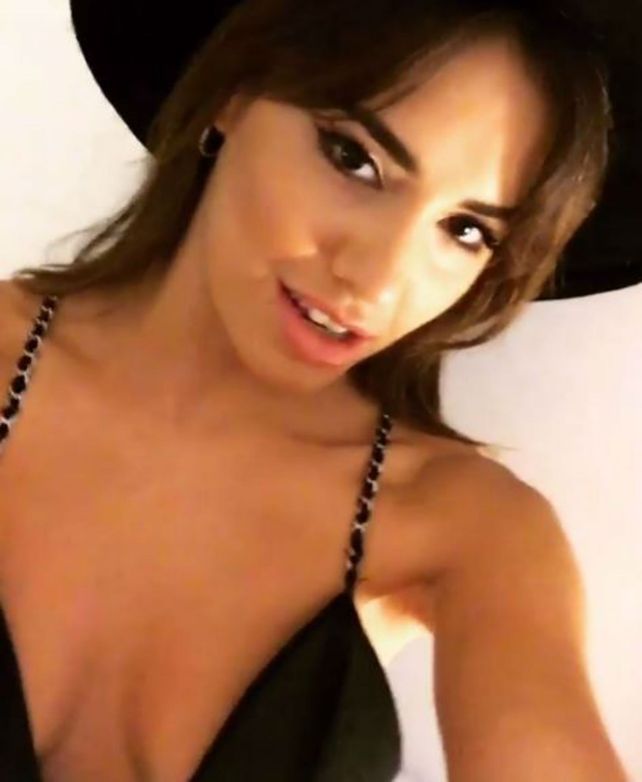 El escote caliente de Lali que derrochó belleza en un intrigante video en Instagram