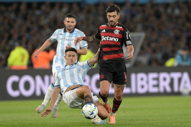 Racing y Flamengo no se sacan ventajas. Racing y Flamengo no se sacan ventajas.