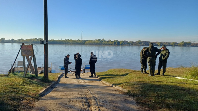 Familiares de Gustavo Aguirre piden reforzar el operativo de búsqueda tras su desaparición en el río Colastiné.