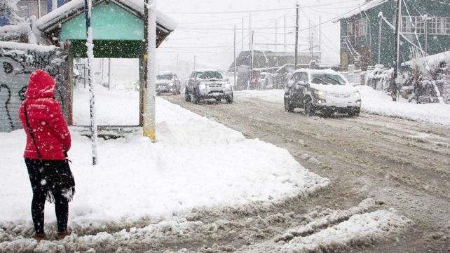 Bariloche sufre la nevada más fuerte del siglo.