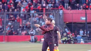 El DT de Colón Ezequiel Medrán metería cuatro cambios para recibir a Deportivo Morón.