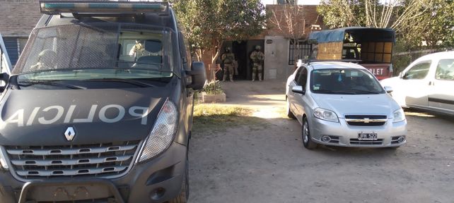 En los procedimientos no hubo detenidos pero se secuestraron varios teléfonos celulares.