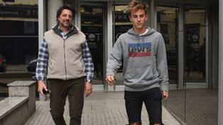 Doctor y jugador. Bóttoli junto a Cacciabue, una imagen que se repite.