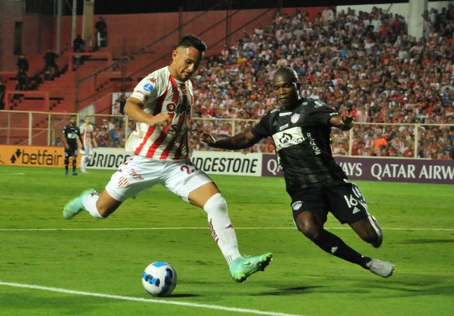 Unión de Santa Fe empató en su debut ante Junior
