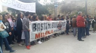 Cientos de jóvenes santafesinos marcharon contra el bullying