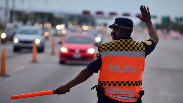 La Policía Caminera de Córdoba realiza controles permanentes en la época estival.