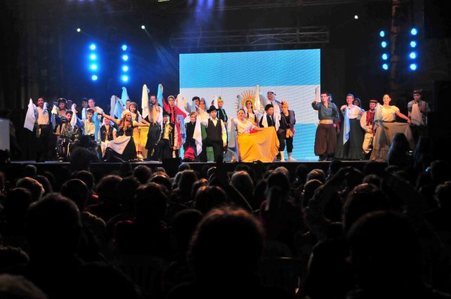Santa Fe comenzó a vivir todo el color de la Fiesta de las Colectividades