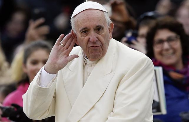 El Papa afirmó que la indiferencia puede llegar también a justificar algunas políticas económicas deplorables.
