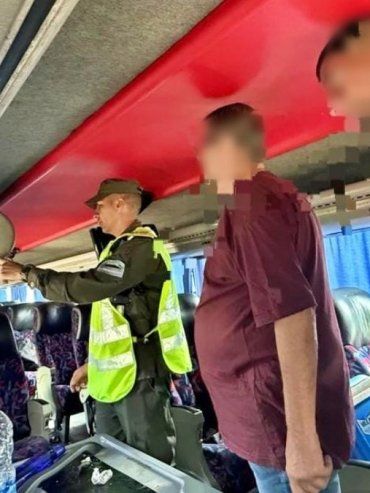 Descubren drogas fraccionada en un ómnibus de la hinchada de Independiente