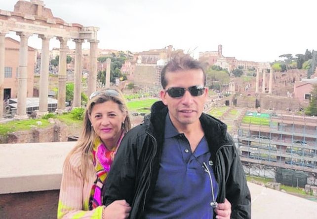 otros tiempos. La pareja de Horacio González y Rosana Migueles.