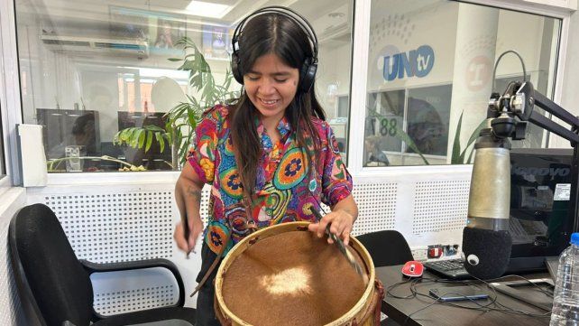 Morena Paz visitó radio La Red y deslumbró con su música y su historia