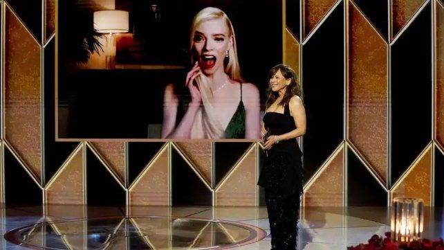 Anya Taylor-Joy en videoconferencia durante la entrega de los Globos de Oro.