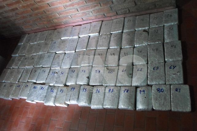 Incautan camioneta con más de 73 kilos de marihuana en General Obligado