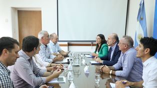 Cumbre. El gobernador Omar Perotti y su equipo se reunieron con la conducción de Confederaciones Rurales de Santa Fe (Carsfe).