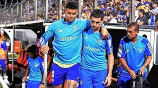 Marcos Rojo necesitó asistencia para retirarse del campo de juego en Salta.