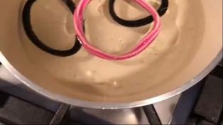 Muy fácil y práctico: el truco viral para revivir las colitas de pelo
