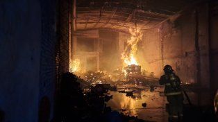 El incendio se produjo en un inmueble ubicado sobre Moreno al 5800.