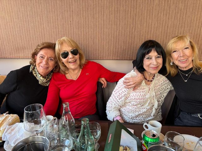 Estela Caetano, Susy Malvestiti, Ana Bazante y Mirta de Fussi