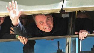 Bolsonaro llegó al país para la asunción de Milei: Vamos a hacer lo posible para que Argentina crezca