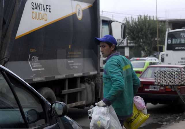 Solicitan sacar hoy antes los residuos