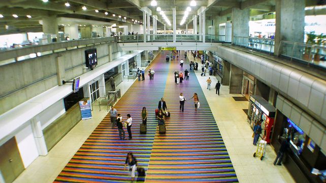 Seis aerolíneas cancelaron vuelos a Venezuela tras advertencia de Estados Unidos