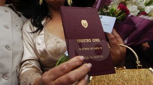 El Registro Civil se quedó sin tinta y no entrega las libretas de matrimonio