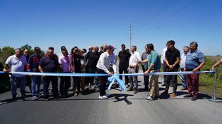 De Grandis insistió en que la pavimentación casi total del área industrial —que estimó en un 97%—, la mejora de los accesos y las obras de infraestructura social son la mejor respuesta a quienes cuestionan el cobro de la tasa a los camiones y el destino de los fondos.&nbsp;