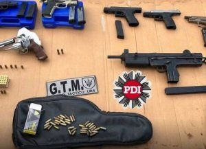 Rosario: secuestraron un arsenal con siete armas de guerra y 117 balas en barrio Las Flores