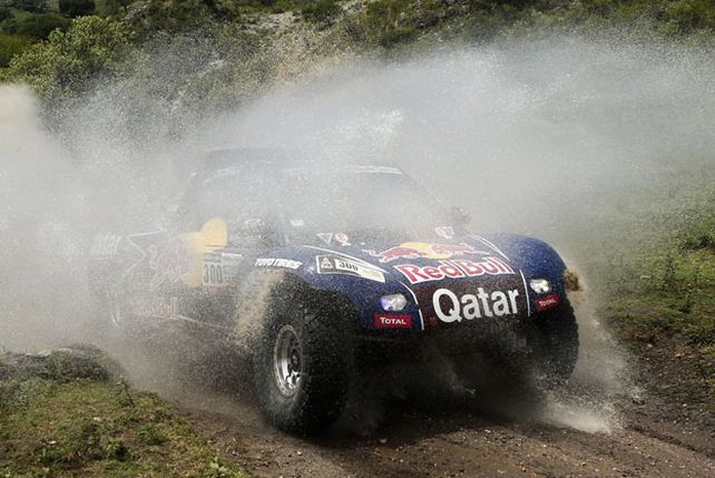 Peterhansel, líder en soledad tras el abandono de Al-Attiyah