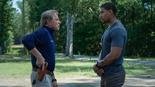 Rebel Ridge llegó a Neftlix, con las actuaciones de Aaron Pierre y Don Johnson en los roles principales.