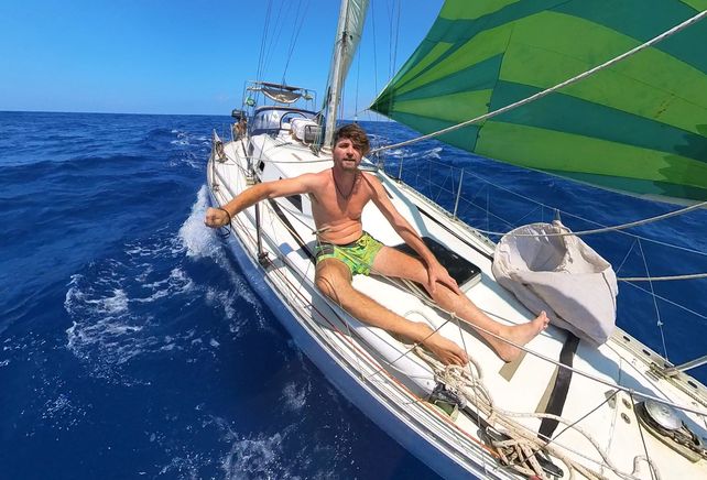 Vivir a bordo: un rosarino que dejó todo para navegar estará en la regata más grande de Sudamérica