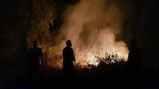 Recrudecen los incendios en las islas y el humo llega a Rosario