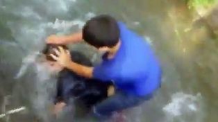 Un chico intentó ahogar a otro durante una brutal pelea ocurrida en Mendoza