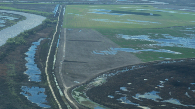 Hay dos causas en curso por terraplenes construidos en las islas frente a Ramallo. Hay dos causas en curso por terraplenes construidos en las islas frente a Ramallo.