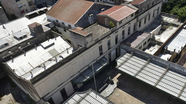 Una vista aérea del edificio de Sarmiento 1326, donde durante varios años funcionó el Comando del II Cuerpo de Ejército.
