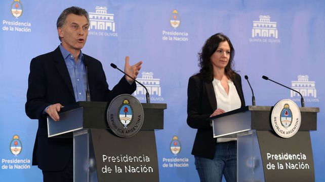 El presidente Macri junto a la ministra de Desarrollo Social
