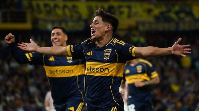 Boca juega de local en La Bombonera.