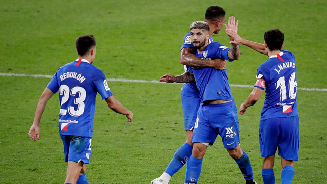 Sevilla ganó con gol de Banega y sueña con la Champions
