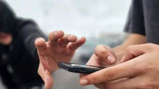 Robo de celulares: media sanción para una ley que permite actuar ante un aparato localizado
