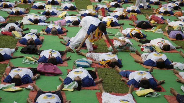 La India  celebra el Día Internacional del Yoga