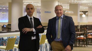 Fernando Santandrea y César Bassetti en las nuevas instalaciones del Holiday Inn Express Rosario.