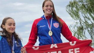 Candela Giordanino se consagró ganadora del circuito nacional de aguas abiertas.