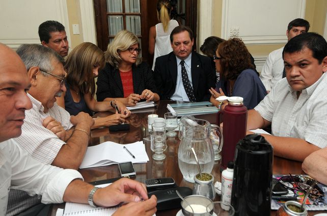 Ofrecieron subas entre el 25 y el 26,7% para los docentes
