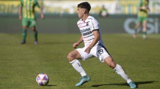 Volante central. Marcelo Esponda respondió como número cinco y tendría su tercer partido de titular en la primera.
