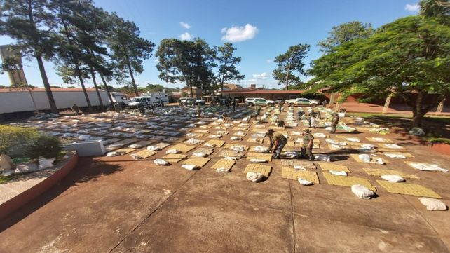 Decomiso. La droga era transportada en panes y el veh&iacute;culo hab&iacute;a ingresado desde Brasil por Corrientes.