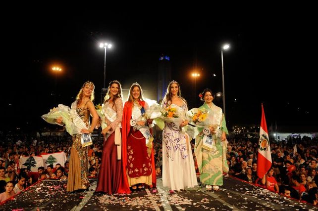 Gimena Christou fue elegida anoche como nueva reina de Colectividades
