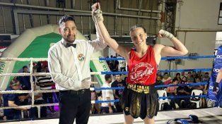 La representante del gimnasio Upper,&nbsp; Giuliana Niello, GPP su combate en el Centro Gallego de Santa Fe.