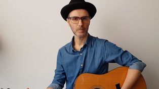 Inquieto y prolífico, Carlos Vandera musicalizó más de 40 documentales y también trabajó para “ShowMatch” y Telefe.