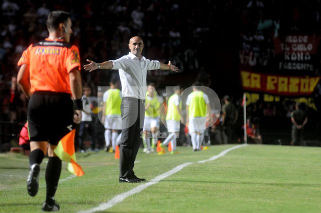 Paolo Montero y dos caminos posibles: su continuidad en el Sabalero o una posible ida a Rosario Central.